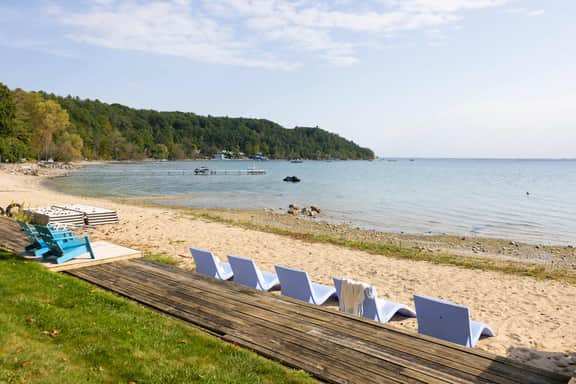 M6 10332 StoneyBeach